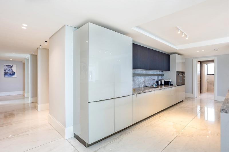 5 Bedroom Property for Sale in Bantry Bay Western Cape